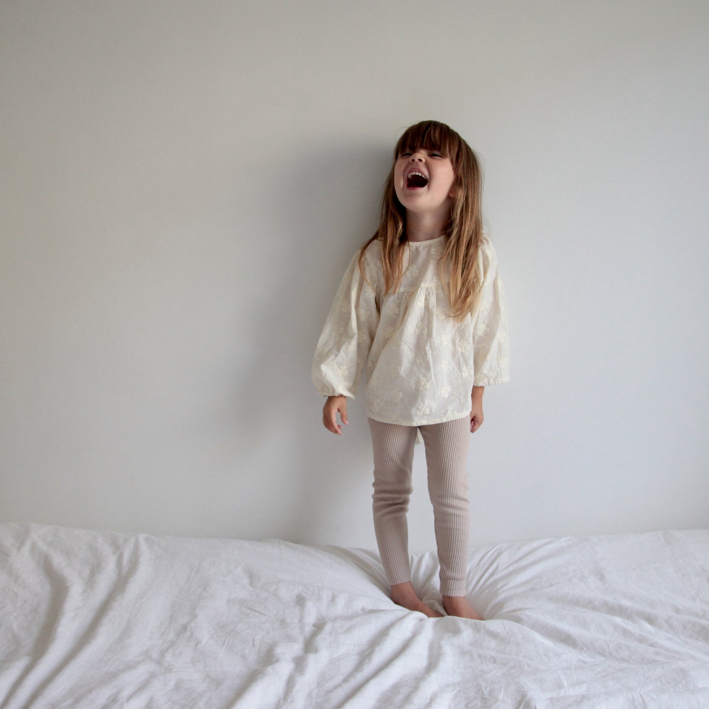 FLOWER LACE BLOUSE